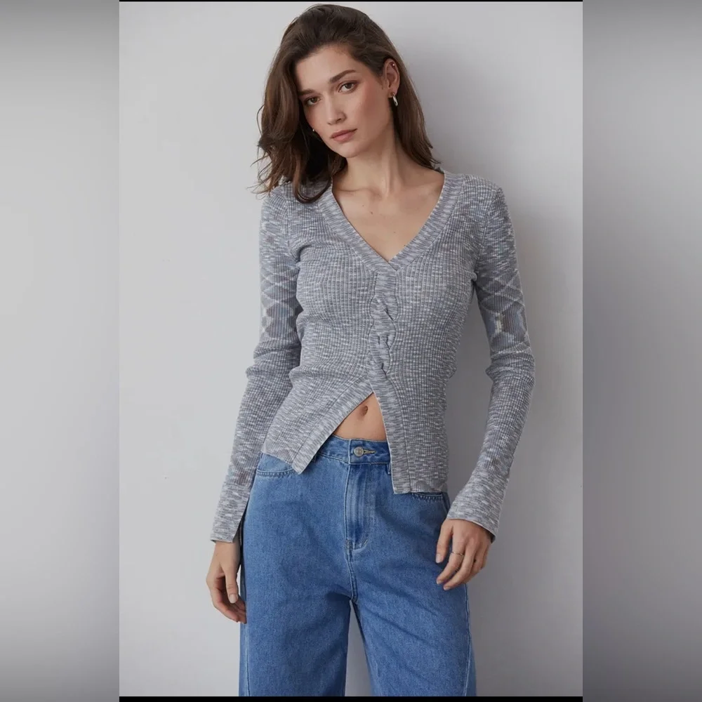 Crescent Jemmie Twist Front Sweater Top - Picture 1 of 11